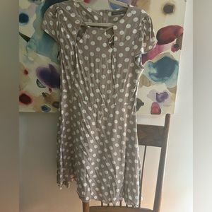 Cute beige polka dot work dress Suzy Shier